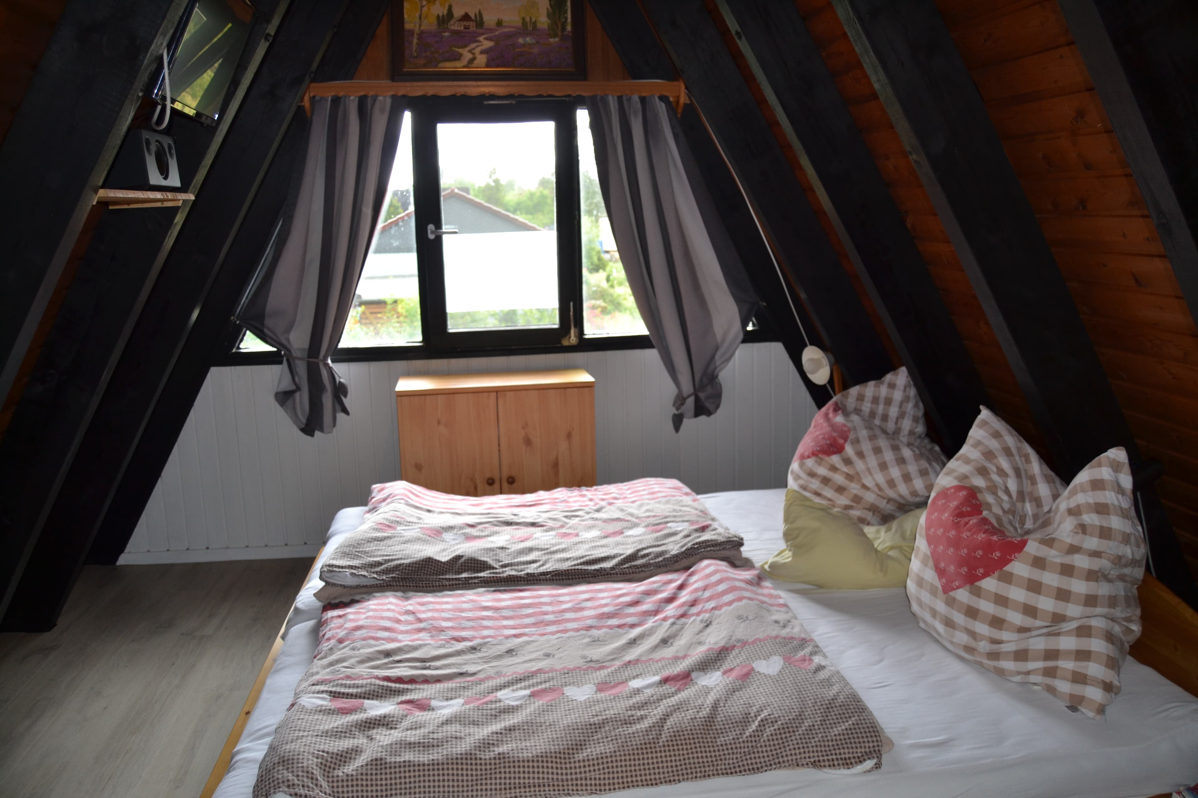 Doppelbett, 2 x 2 m, LCD TV