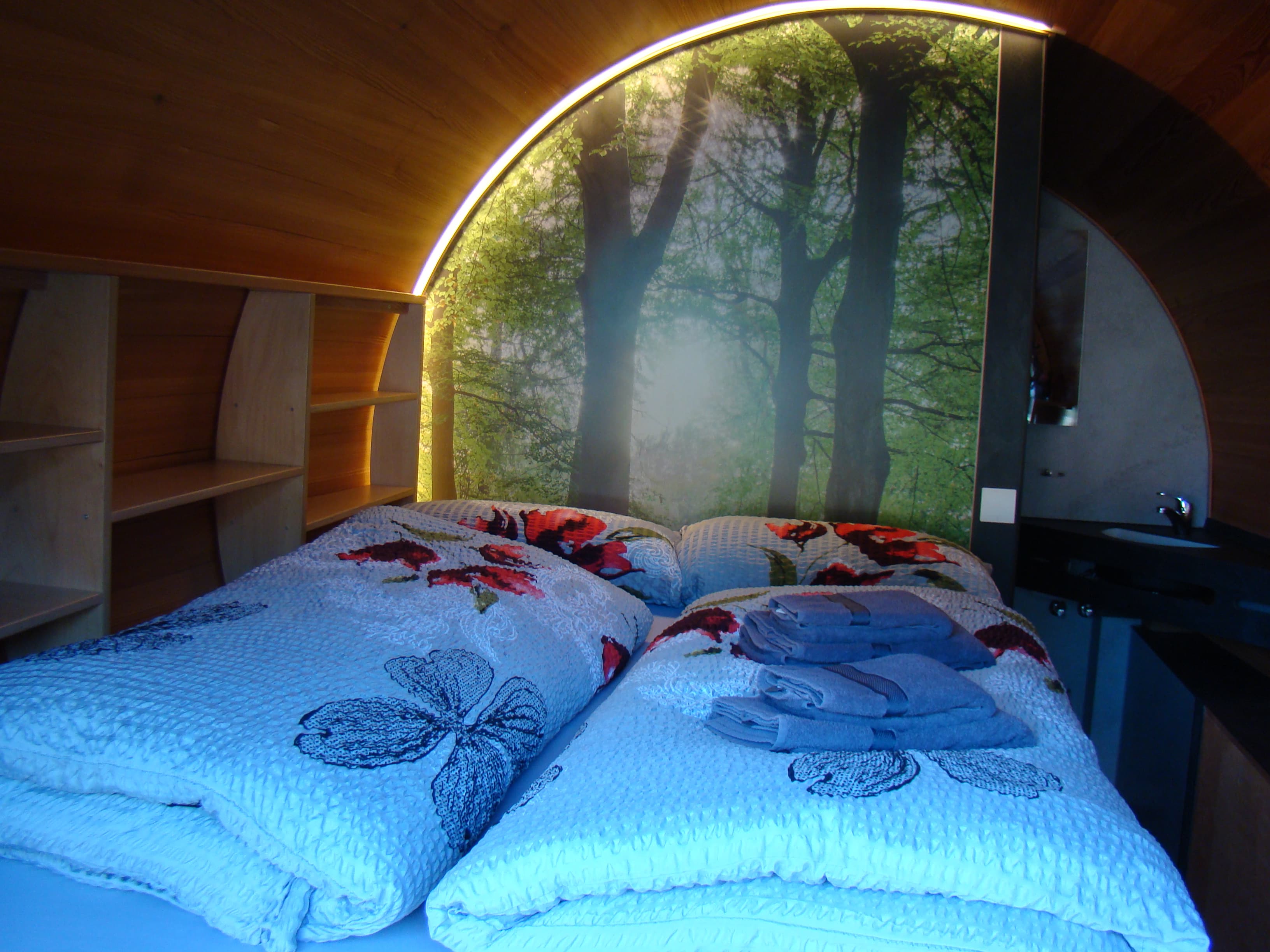 Schlafbereich im Apartmentfass bei Meyerhöms in Hermannsburg