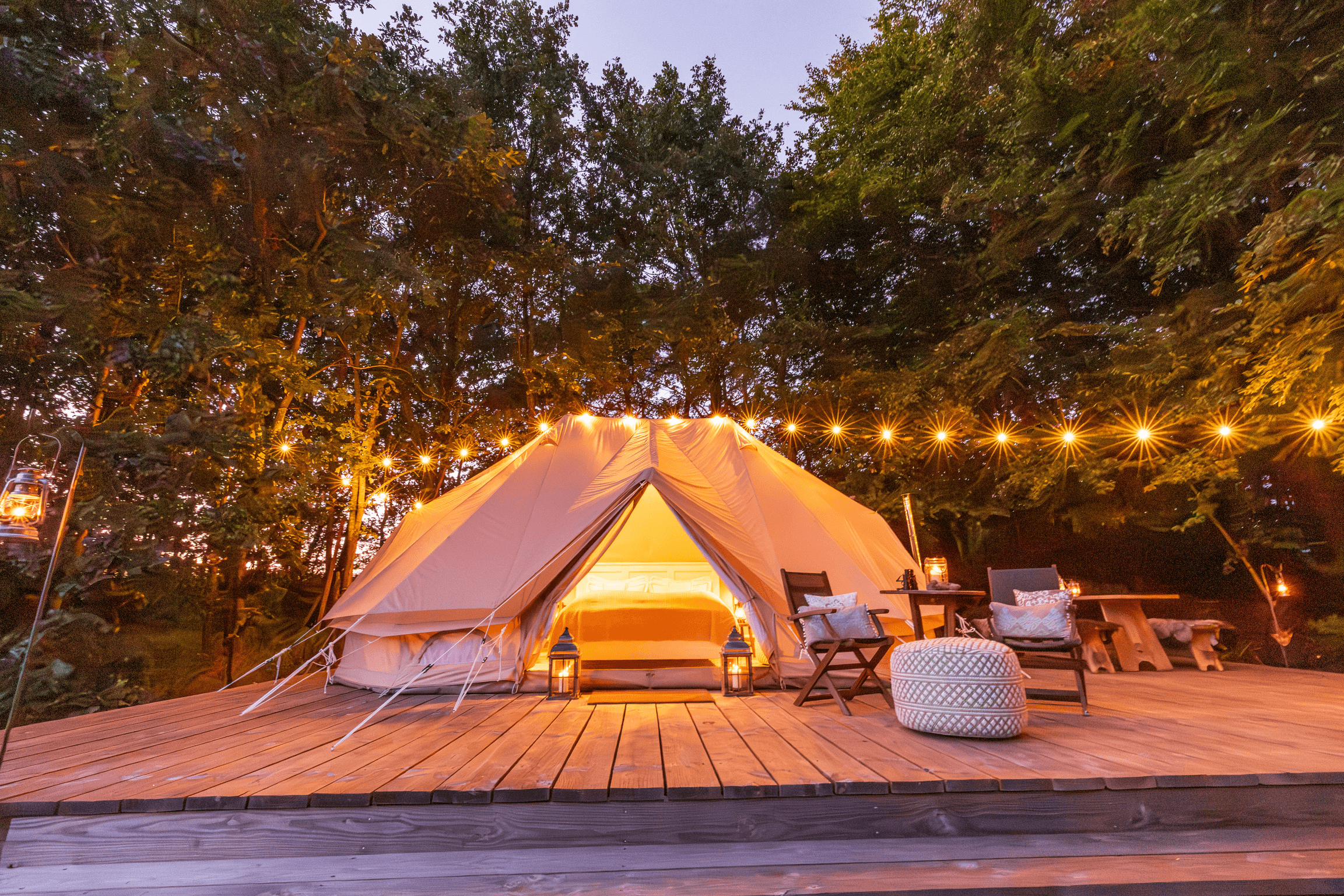 Auf einer Wiese nahe des Stimbekhofs steht dieses Glamping Zelt
