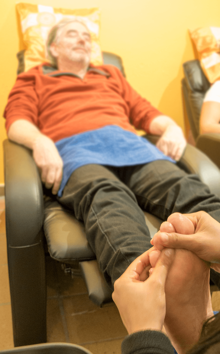 Fussmassage Enspannung pur im Barfusspark Egestorf