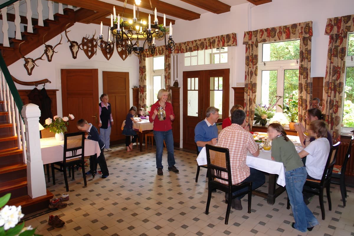 Frühstücksraum in dem Forstgut Stübeckshorn