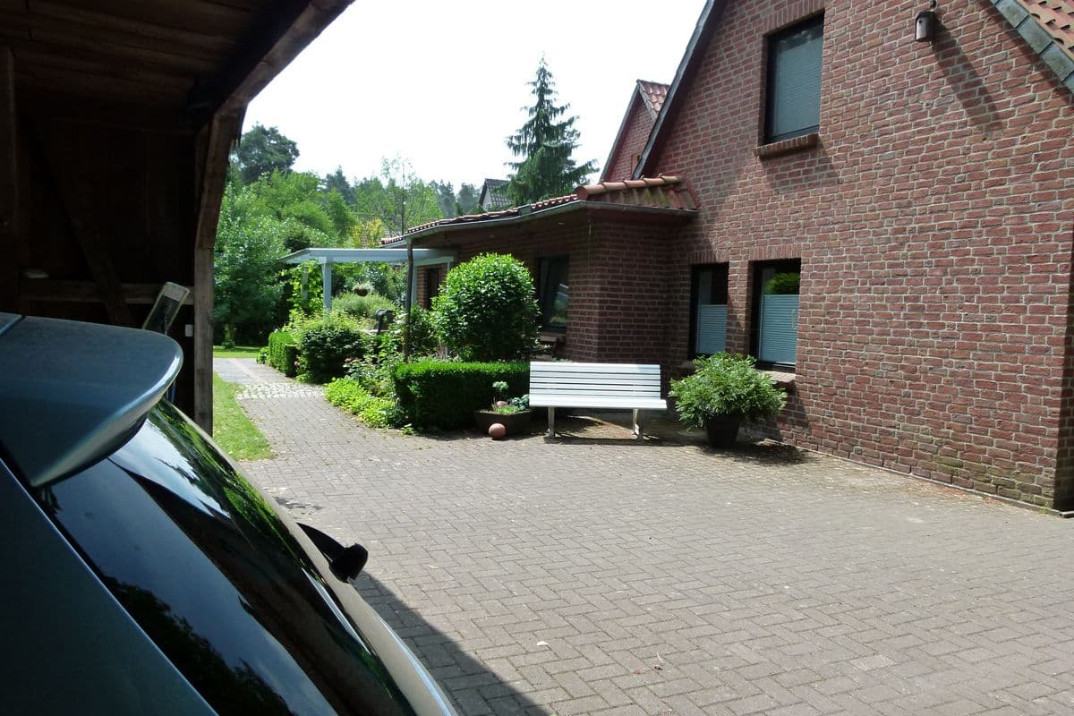 Hier steht Ihr Auto an der Ferienwohnung Adelheid Winkelmann in Hermannsburg