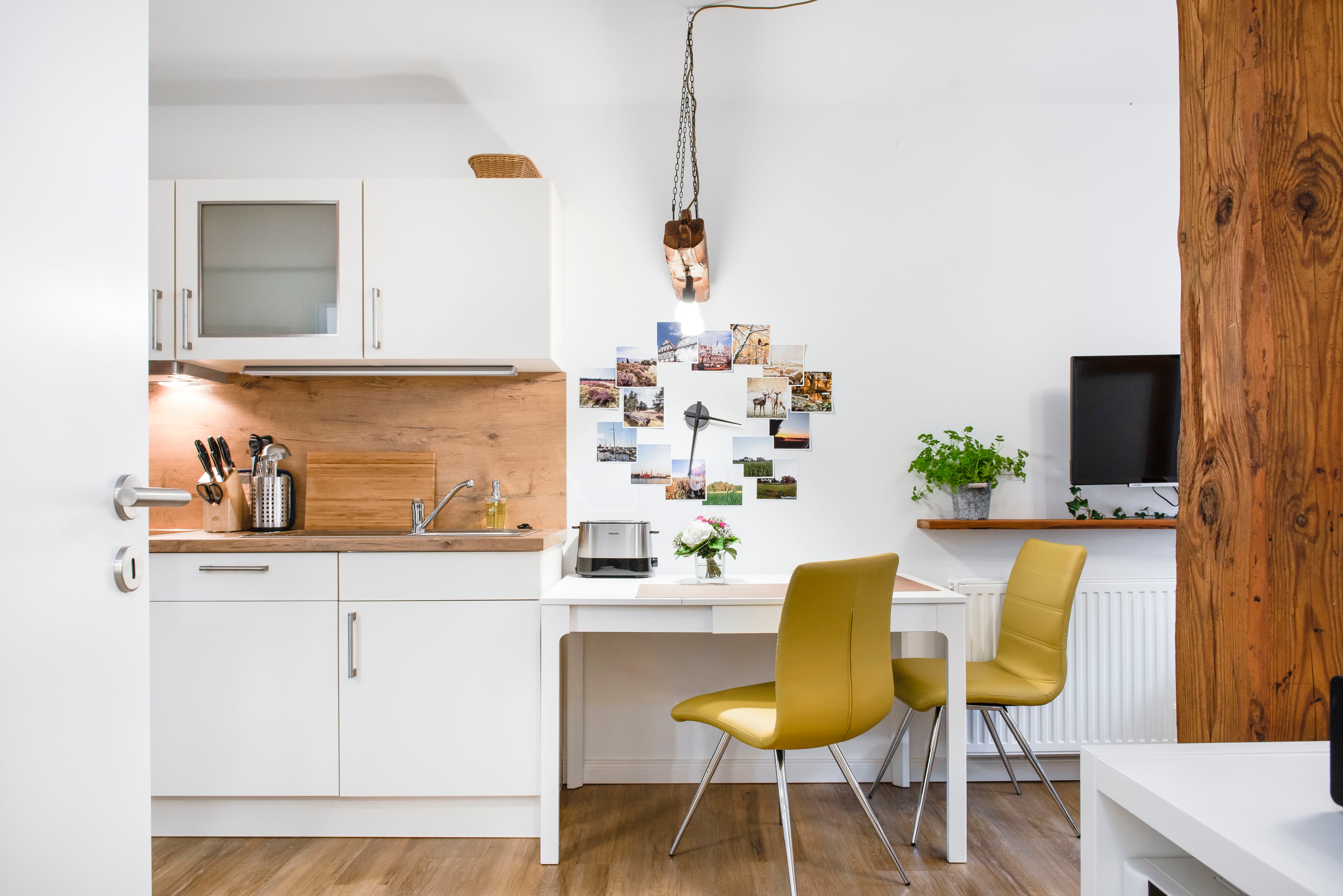 Das Wohn-/Esszimmer der Ferienwohnung Taubenbusch auf dem Heitmannshof in Rosengarten