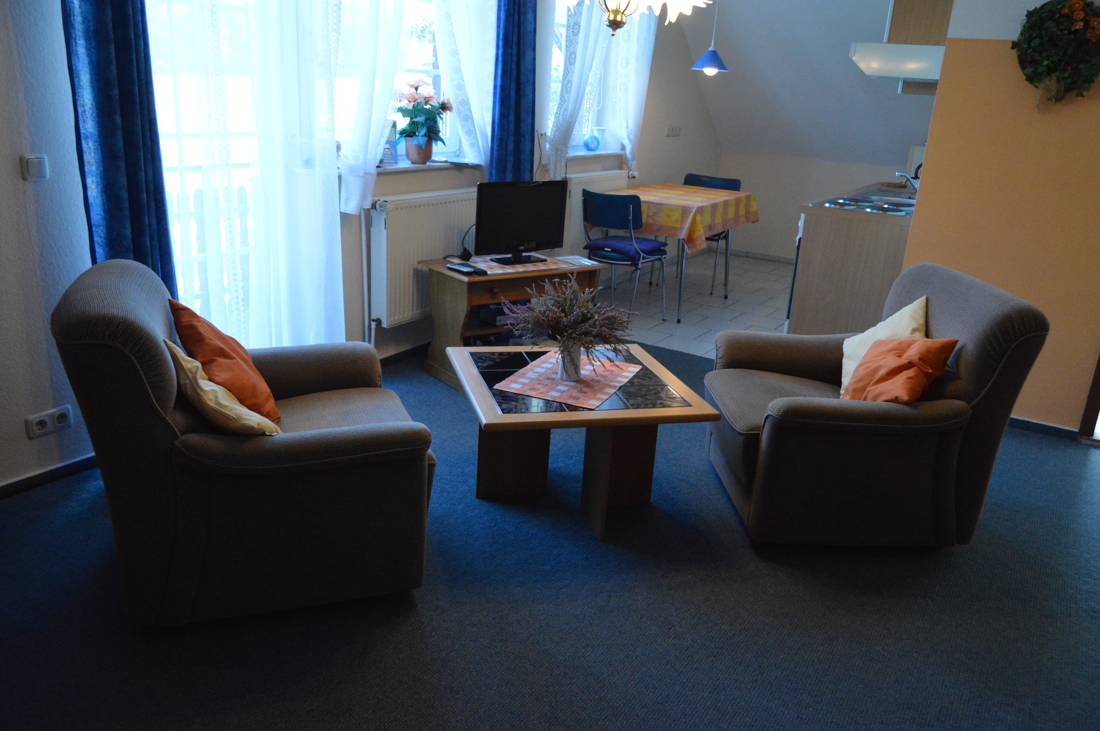 Sitzbereich in dem Appartement der Ferienwohnungen Susanne Rohde in Bispingen